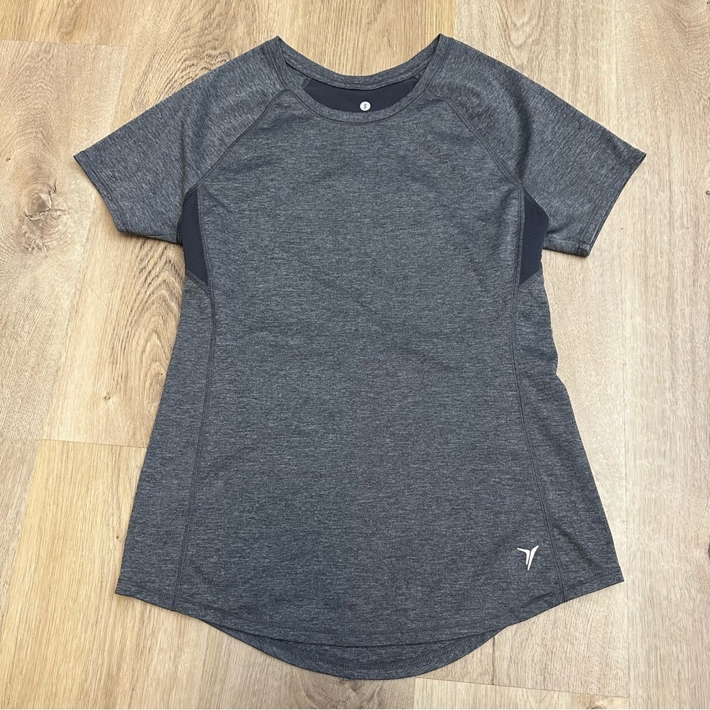 Old Navy Semi-Fitted Active Shirt - Gray